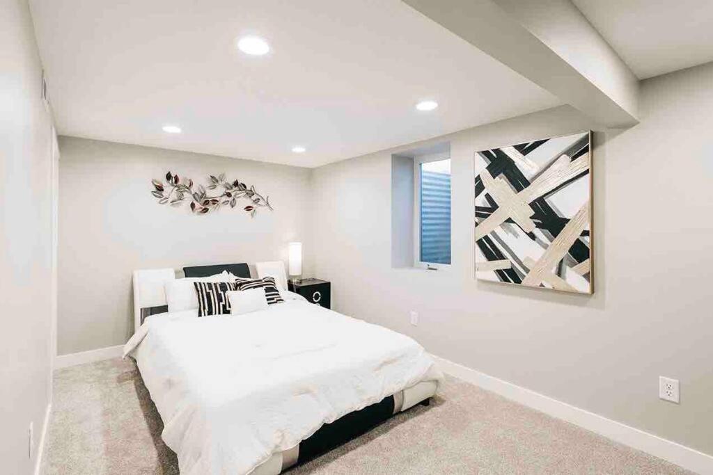 Beautiful Luxury Home Freshly Renovated With Big Yard, Seating & Grill Pad Cottage Grove Eksteriør billede