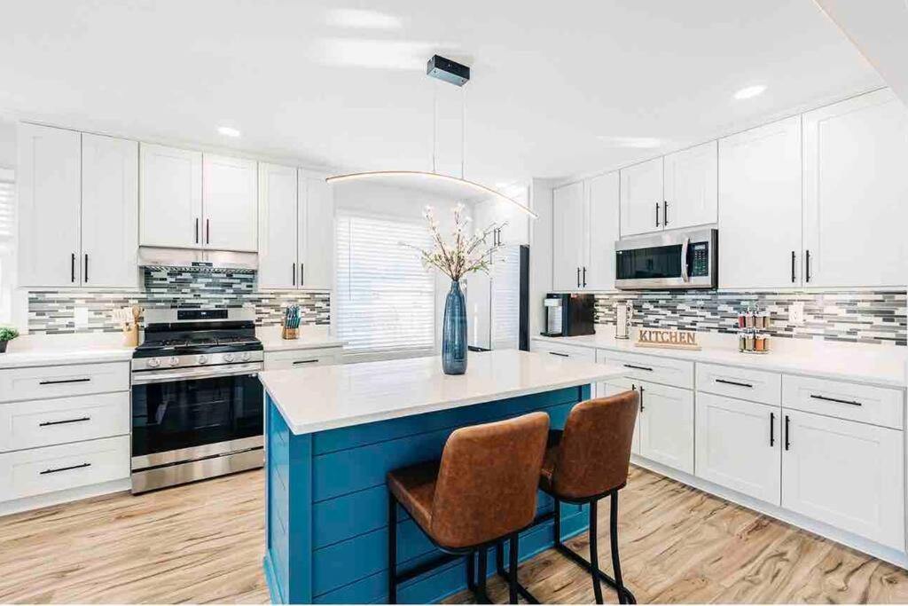 Beautiful Luxury Home Freshly Renovated With Big Yard, Seating & Grill Pad Cottage Grove Eksteriør billede