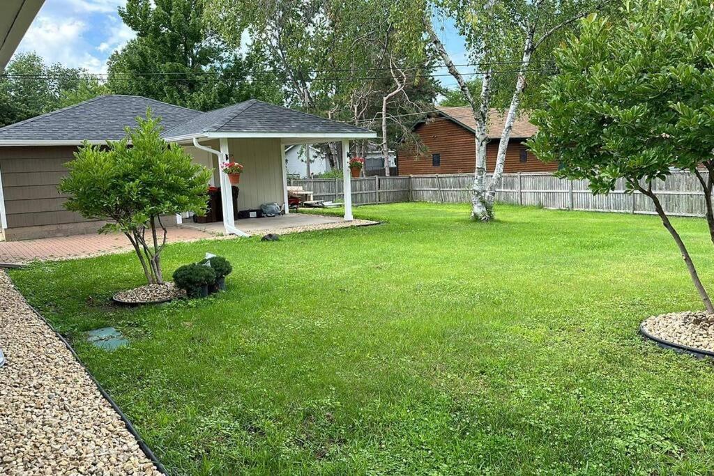 Beautiful Luxury Home Freshly Renovated With Big Yard, Seating & Grill Pad Cottage Grove Eksteriør billede