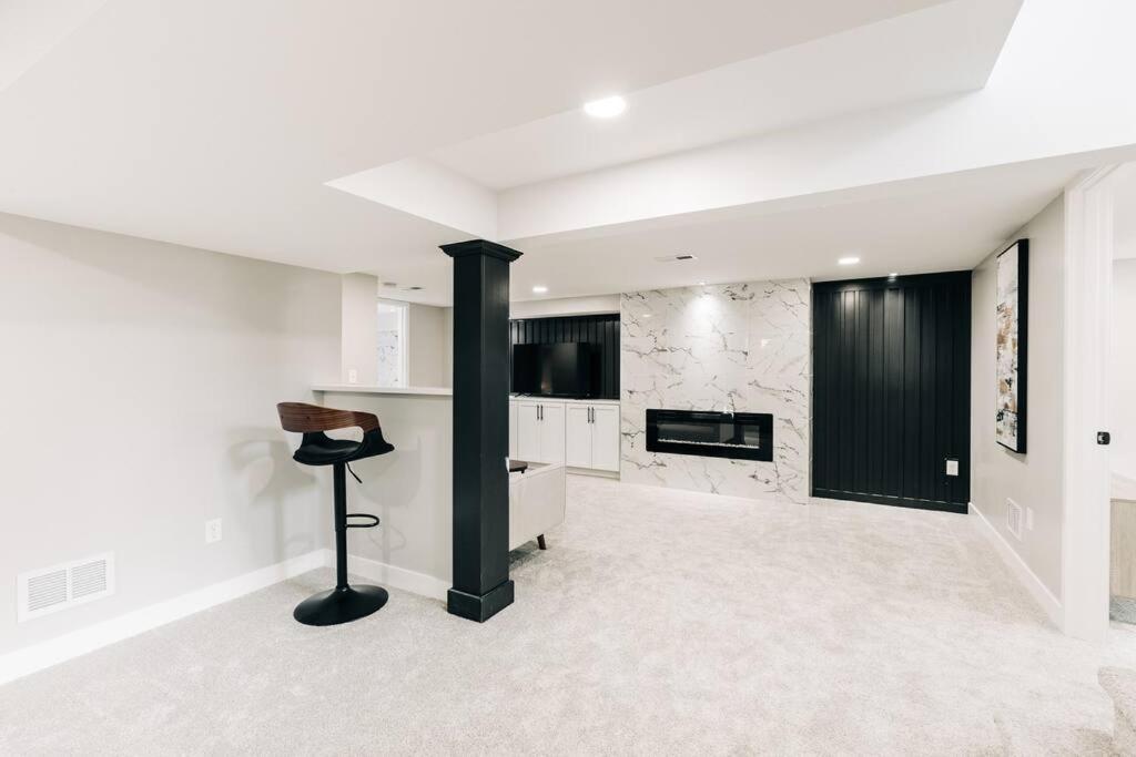 Beautiful Luxury Home Freshly Renovated With Big Yard, Seating & Grill Pad Cottage Grove Eksteriør billede