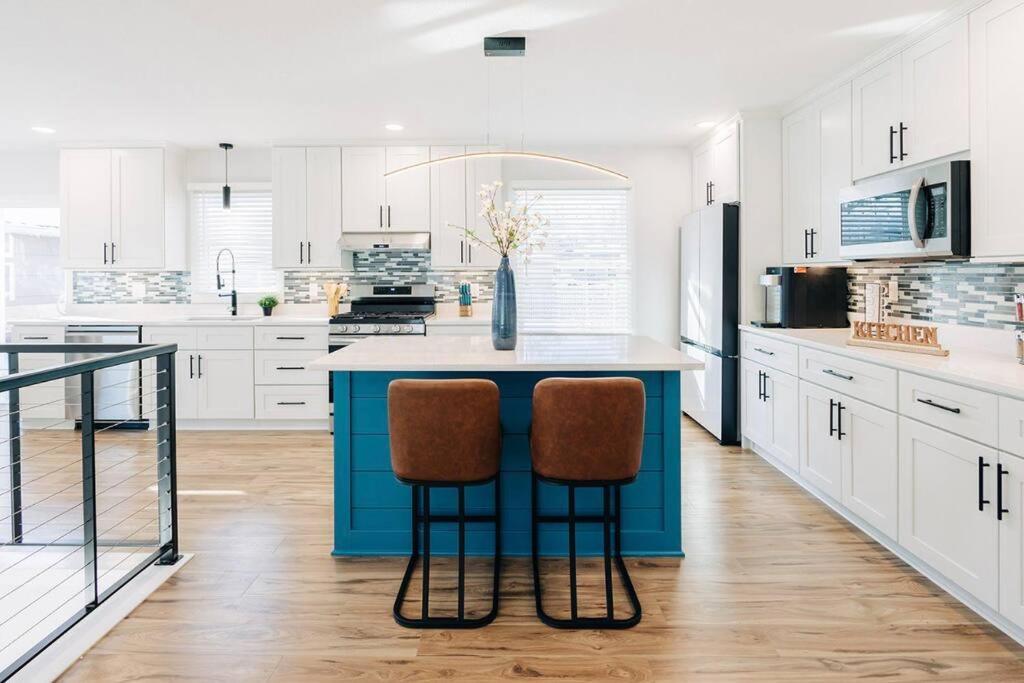 Beautiful Luxury Home Freshly Renovated With Big Yard, Seating & Grill Pad Cottage Grove Eksteriør billede